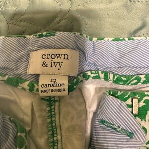 Crown & Ivy Green Paisley Patterned Fabric bin2